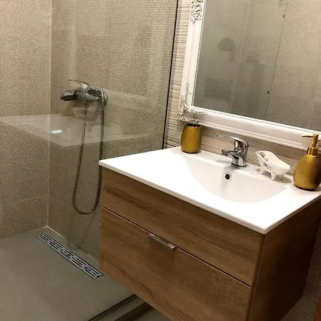 Green Mamaia Nord Apartament *